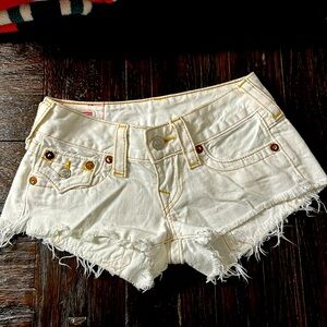 Size 24 white True Religion shorts